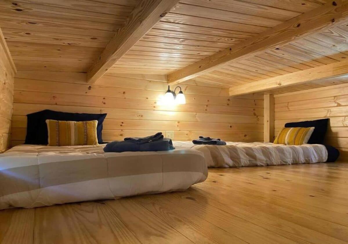 Serene 1Br Cabin Near Nc Z00 With Loft & Waterview Ашбъро Екстериор снимка