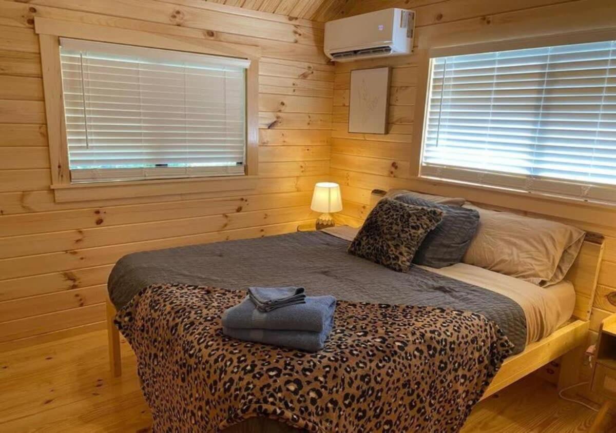 Serene 1Br Cabin Near Nc Z00 With Loft & Waterview Ашбъро Екстериор снимка