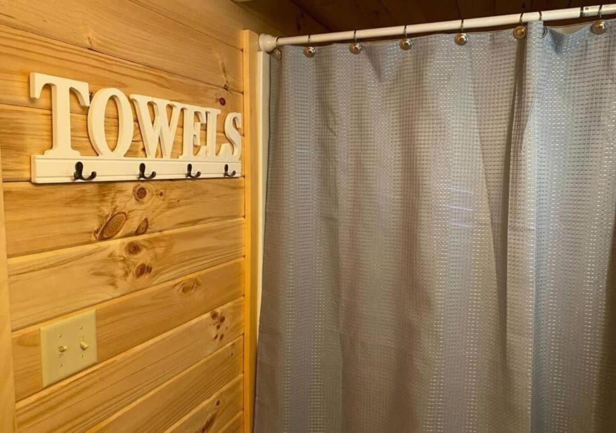 Serene 1Br Cabin Near Nc Z00 With Loft & Waterview Ашбъро Екстериор снимка