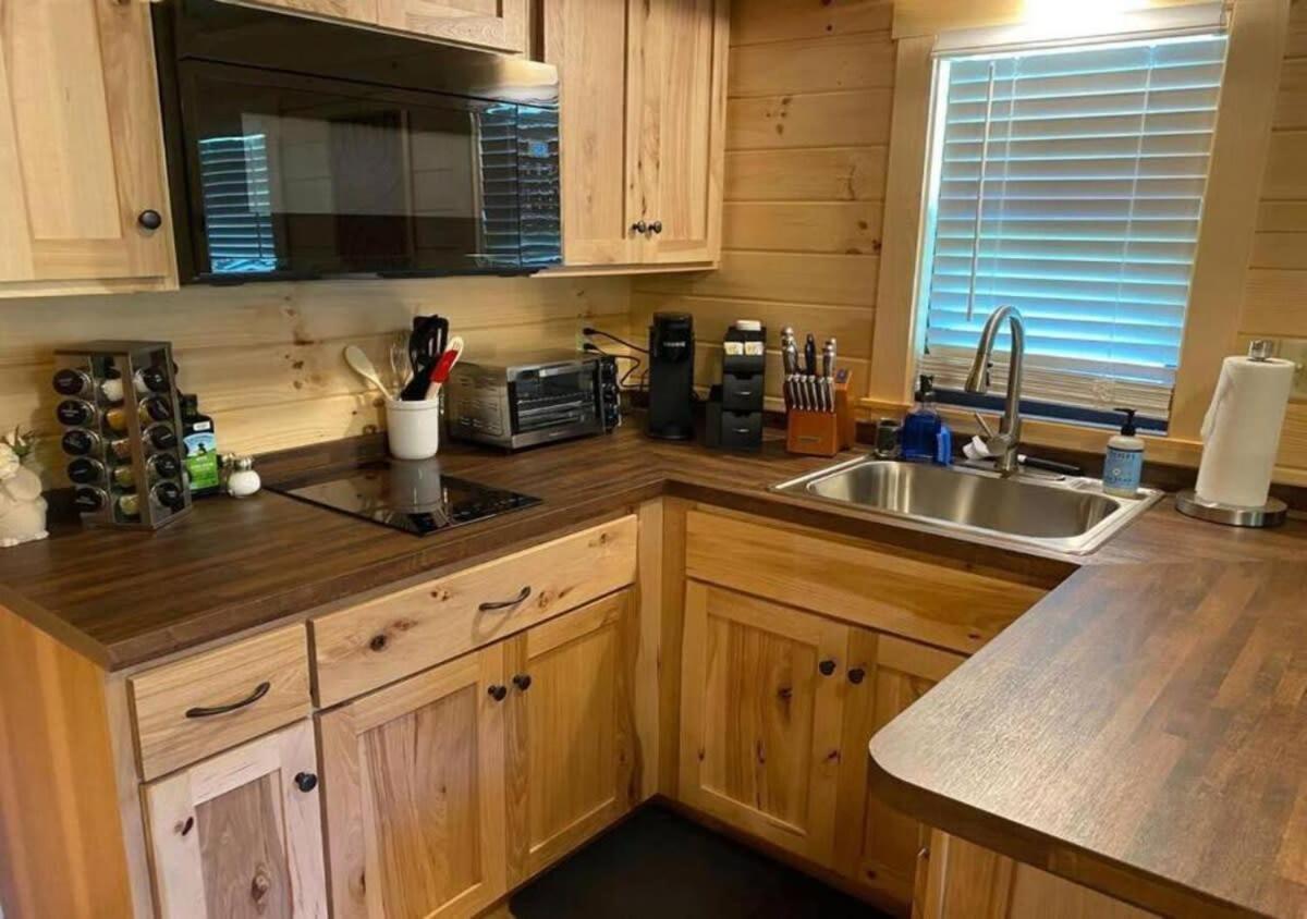 Serene 1Br Cabin Near Nc Z00 With Loft & Waterview Ашбъро Екстериор снимка