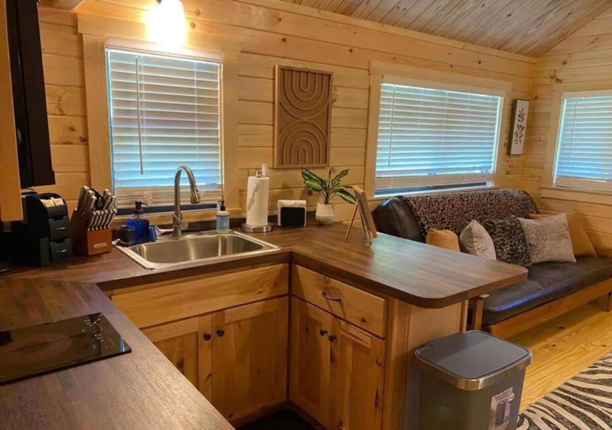 Serene 1Br Cabin Near Nc Z00 With Loft & Waterview Ашбъро Екстериор снимка