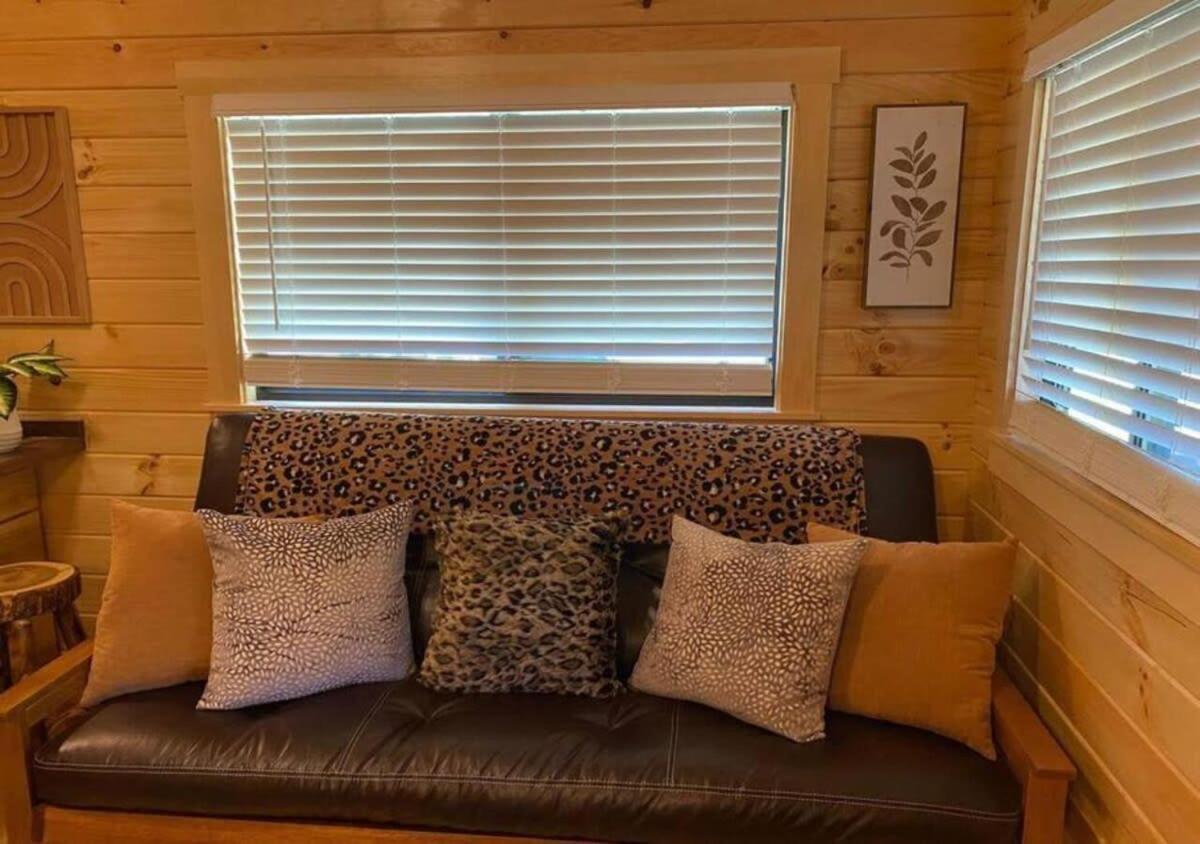 Serene 1Br Cabin Near Nc Z00 With Loft & Waterview Ашбъро Екстериор снимка